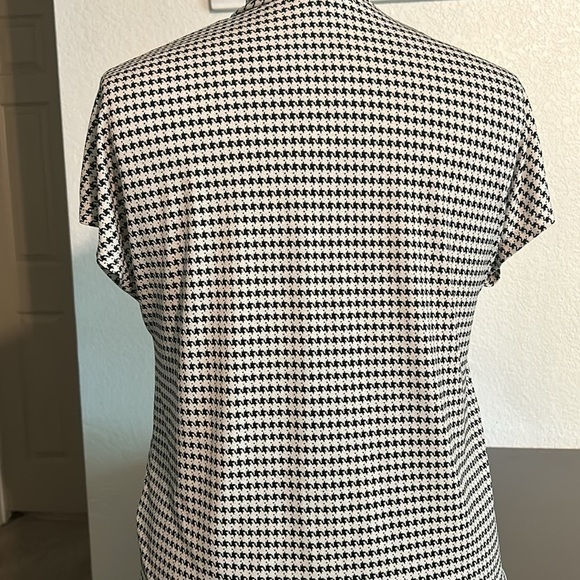H&M black and white houndstooth top - Picture 2 of 8